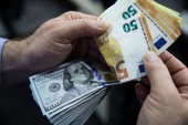 Kupte si dolarové bankovky, eurobankovky a librové bankovky